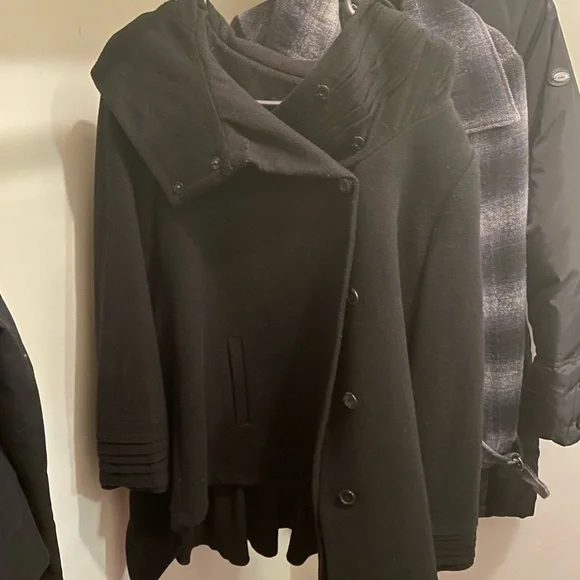 wool coat - Picture 2 of 7